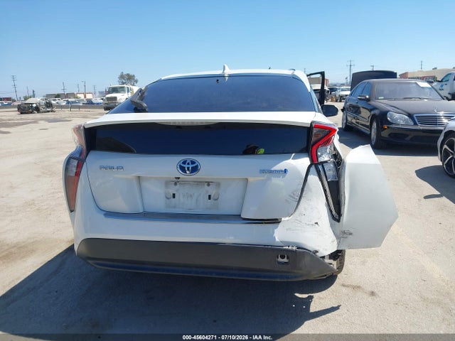 Toyota Prius Two 2017 JTDKBRFU1H3039840 Image 17