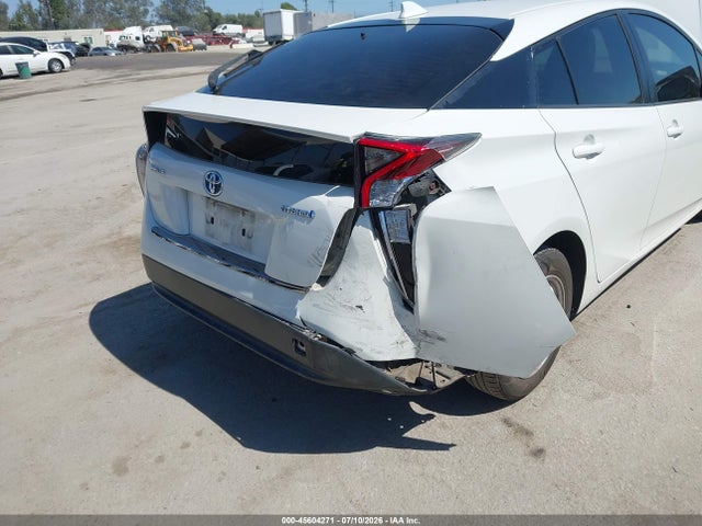 Toyota Prius Two 2017 JTDKBRFU1H3039840 Image 12