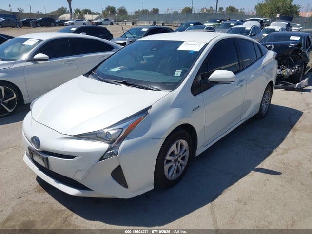 Toyota Prius Two 2017 JTDKBRFU1H3039840 Image 2