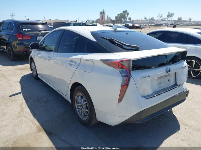 Toyota Prius Two 2017 JTDKBRFU1H3039840 Image 3