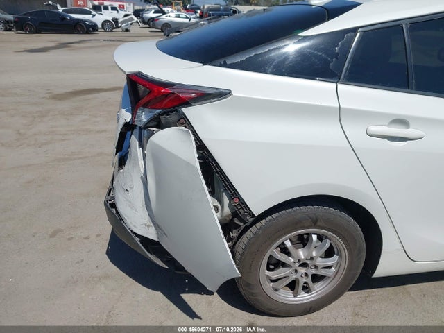 Toyota Prius Two 2017 JTDKBRFU1H3039840 Image 6