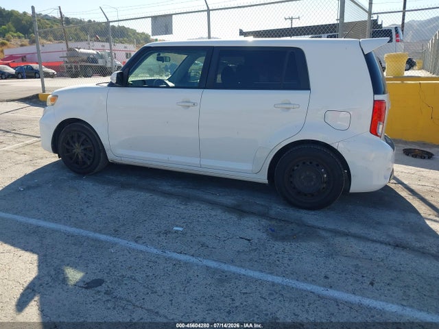 Scion XB 2014 JTLZE4FE3EJ053123 Image 15