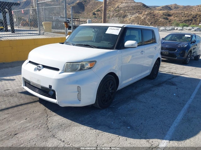 Scion XB 2014 JTLZE4FE3EJ053123 Image 2