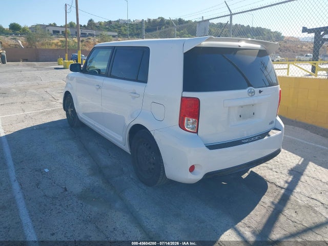 Scion XB 2014 JTLZE4FE3EJ053123 Image 3