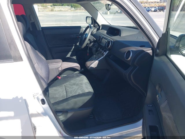 Scion XB 2014 JTLZE4FE3EJ053123 Image 5