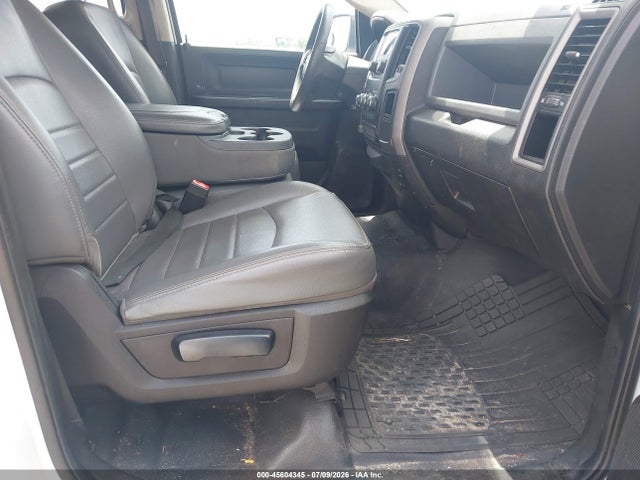 2019 Ram 1500 Classic Tradesman  4x4 6'4 Box მანქანა იყიდება აუქციონზე, vin: 1C6RR7ST0KS659417, აუქციონის ნომერი: 45604345