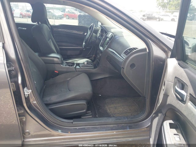 Продажа на аукционе авто 2018 Chrysler 300 Touring, vin: 2C3CCAAGXJH324645, номер лота: 45604423