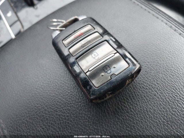 45604470 :رقم المزاد ، KNALB4J12H5052117 vin ، 2017 Kia Cadenza Premium مزاد بيع