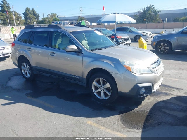 Subaru Outback 2.5i Limited 2014 4S4BRBLC6E3327035 main image