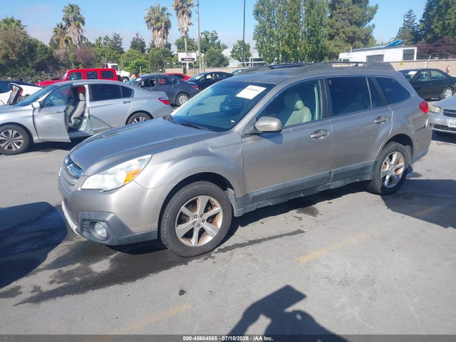 Subaru Outback 2.5i Limited 2014 4S4BRBLC6E3327035 Image 2