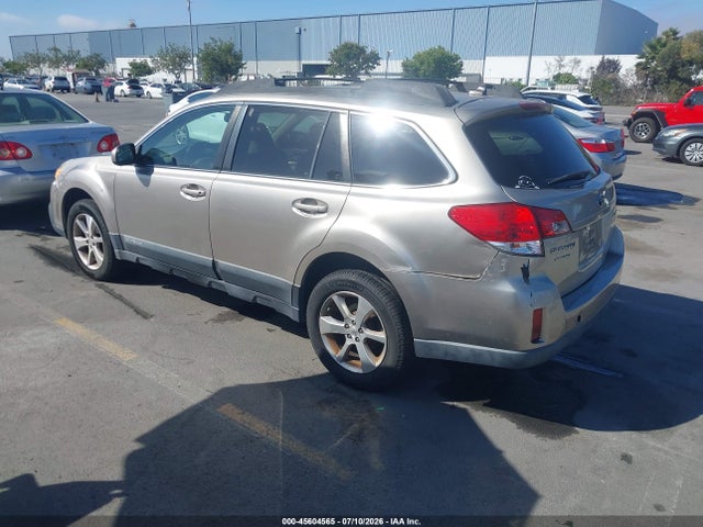 Subaru Outback 2.5i Limited 2014 4S4BRBLC6E3327035 Image 3