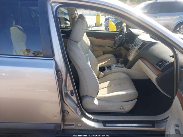Subaru Outback 2.5i Limited 2014 4S4BRBLC6E3327035 Image 5