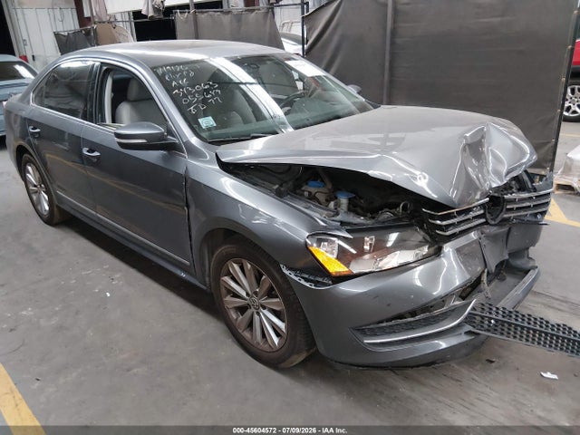 2013 Volkswagen Passat 2.5l Sel მანქანა იყიდება აუქციონზე, vin: 1VWCH7A37DC055649, აუქციონის ნომერი: 45604572