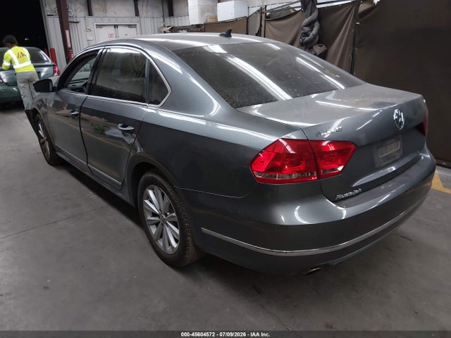 2013 Volkswagen Passat 2.5l Sel მანქანა იყიდება აუქციონზე, vin: 1VWCH7A37DC055649, აუქციონის ნომერი: 45604572