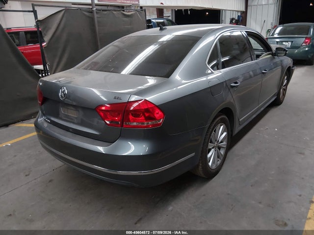 2013 Volkswagen Passat 2.5l Sel მანქანა იყიდება აუქციონზე, vin: 1VWCH7A37DC055649, აუქციონის ნომერი: 45604572