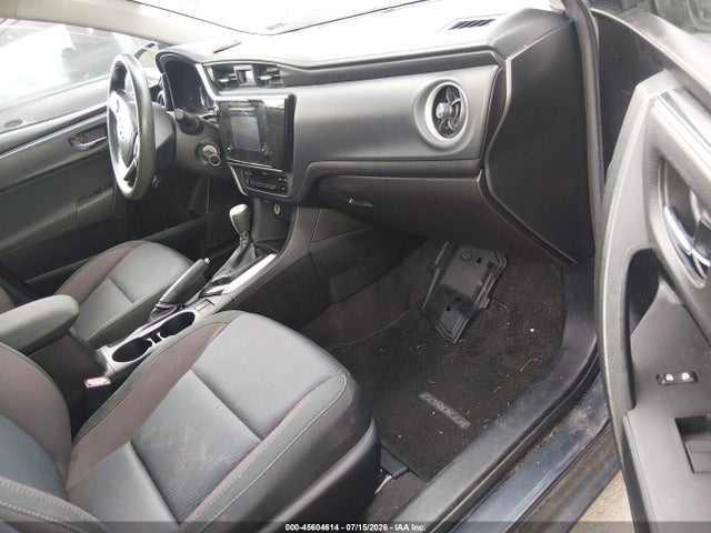 Toyota COROLLA LE 2018 5YFBURHE7JP830810 Image 5