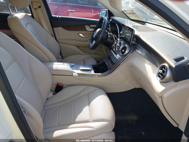 45604620 :رقم المزاد ، W1N0G8EBXNV363851 vin ، 2022 Mercedes-benz Glc 300 4matic Suv مزاد بيع