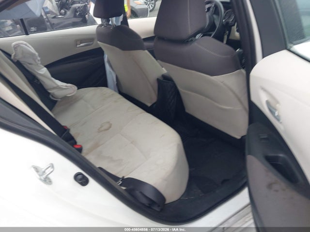 45604856 :رقم المزاد ، 5YFEPMAE2MP268479 vin ، 2021 Toyota Corolla Le مزاد بيع