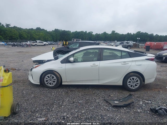 JTDKBRFU8H3037955 Toyota Prius Two