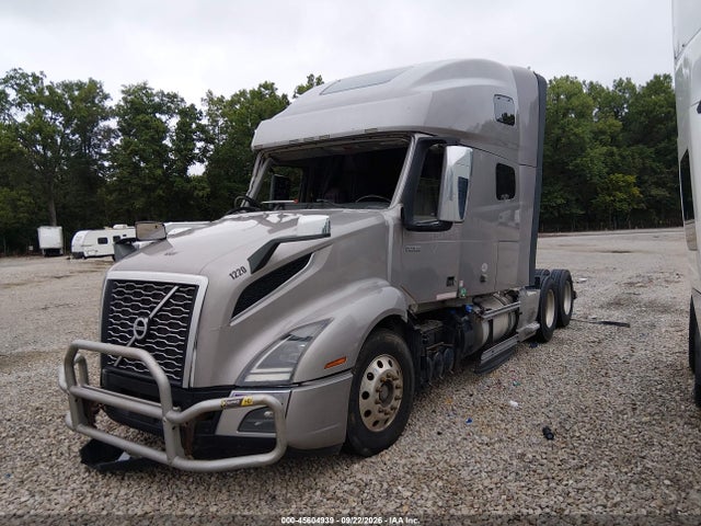 Продажа на аукционе авто 2020 Volvo Vnl, vin: 4V4NC9EH1LN235650, номер лота: 45604939