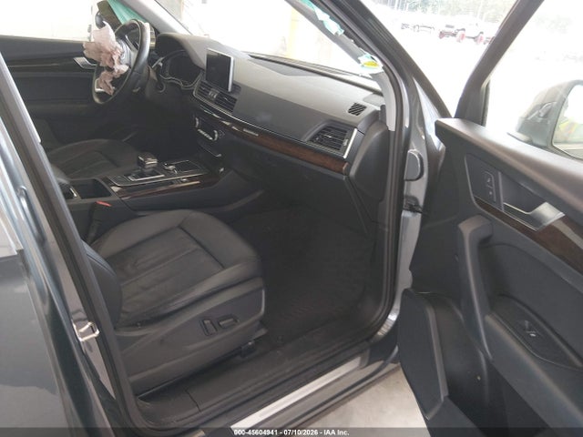 Audi Q5 2.0t Premium/2.0t Tech Premium 2018 WA1BNAFY1J2237514 Image 5