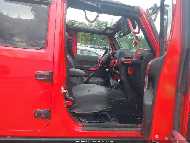 1C4BJWFG9FL592678 Jeep Wrangler Unlimited Rubicon