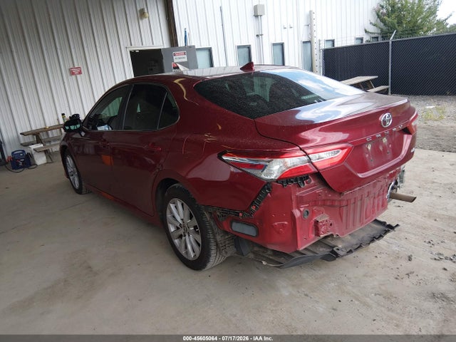 Продажа на аукционе авто 2020 Toyota Camry Le, vin: 4T1C11AK8LU375935, номер лота: 45605064