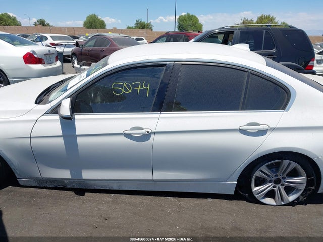 BMW 330I 2018 WBA8B9C5XJEE80948 Image 13