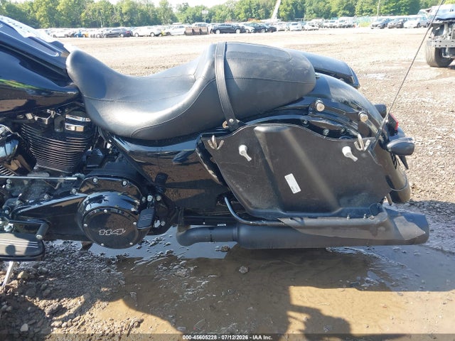 Harley-Davidson FLHXS 2019 1HD1KRP17KB642321 Image 16