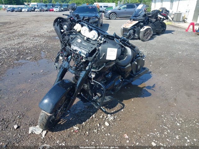 Harley-Davidson FLHXS 2019 1HD1KRP17KB642321 Image 2