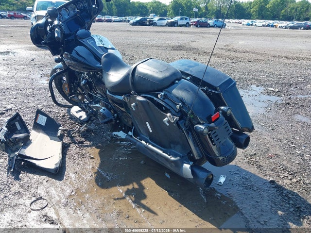 Harley-Davidson FLHXS 2019 1HD1KRP17KB642321 Image 3