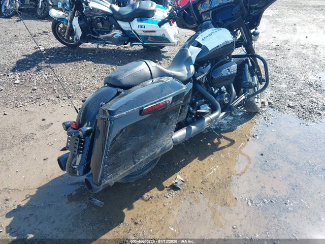 Harley-Davidson FLHXS 2019 1HD1KRP17KB642321 Image 4