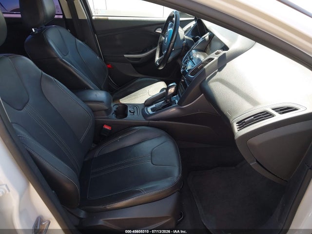 Ford Focus Titanium 2014 1FADP3J23EL131871 Image 5