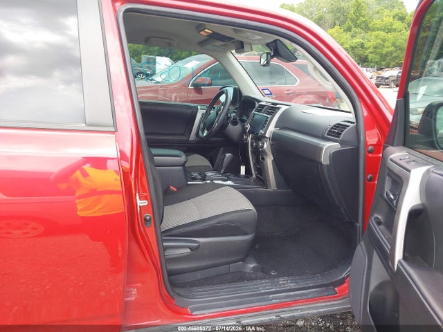 Toyota 4RUNNER SR5 2023 JTEEU5JR5P5287672 Image 5