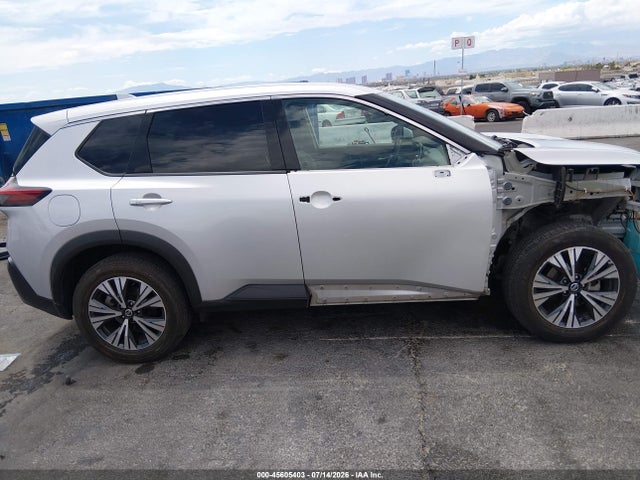 5N1AT3BB8MC767882 Nissan Rogue Sv Intelligent Awd