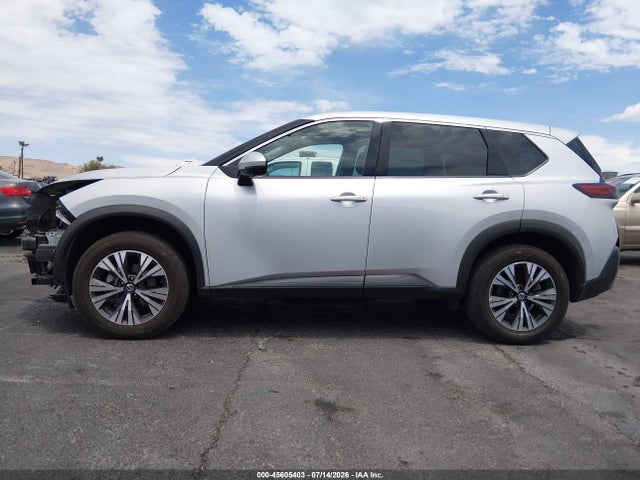 5N1AT3BB8MC767882 Nissan Rogue Sv Intelligent Awd