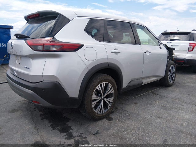 5N1AT3BB8MC767882 Nissan Rogue Sv Intelligent Awd