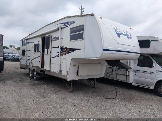45605428 :رقم المزاد ، 4YDF2812832034907 vin ، 2003 Keystone Cougar 281efs 5th Whl Travel Trailer مزاد بيع
