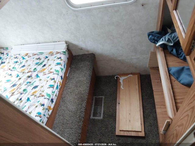 45605428 :رقم المزاد ، 4YDF2812832034907 vin ، 2003 Keystone Cougar 281efs 5th Whl Travel Trailer مزاد بيع