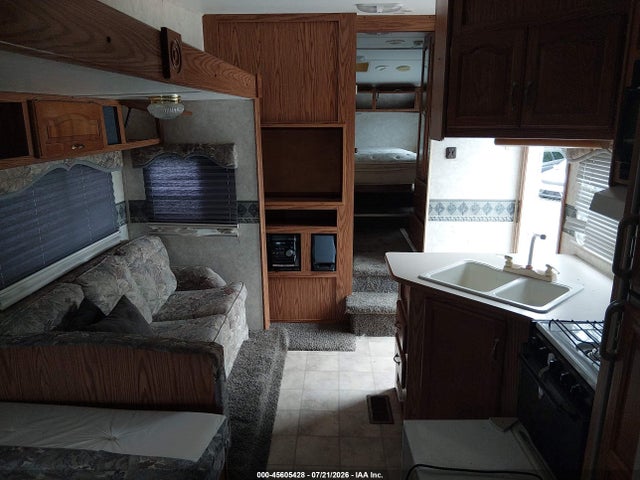 45605428 :رقم المزاد ، 4YDF2812832034907 vin ، 2003 Keystone Cougar 281efs 5th Whl Travel Trailer مزاد بيع
