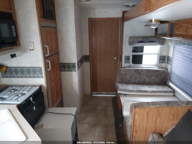 45605428 :رقم المزاد ، 4YDF2812832034907 vin ، 2003 Keystone Cougar 281efs 5th Whl Travel Trailer مزاد بيع
