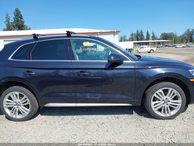 WA1BNAFY0K2030081 Audi Q5 45 Premium