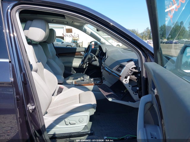 WA1BNAFY0K2030081 Audi Q5 45 Premium