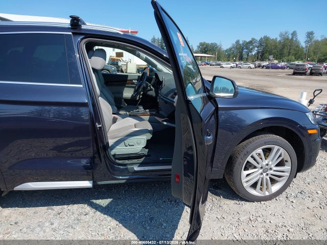 WA1BNAFY0K2030081 Audi Q5 45 Premium