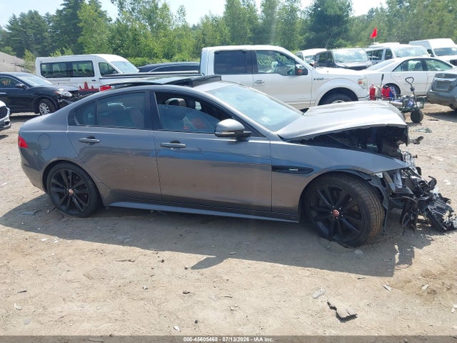 SAJAL4BV5HA973152 Jaguar Xe 35t R-sport
