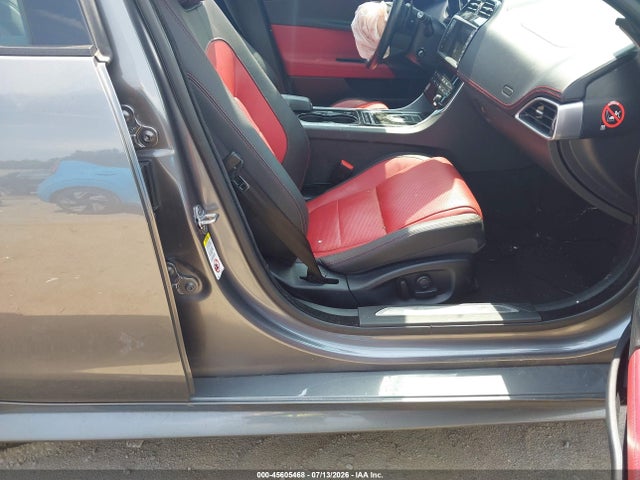 SAJAL4BV5HA973152 Jaguar Xe 35t R-sport