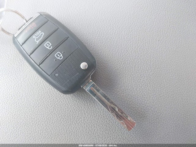 KIA Sedona L 2018 KNDMA5C14J6378028 Image 11