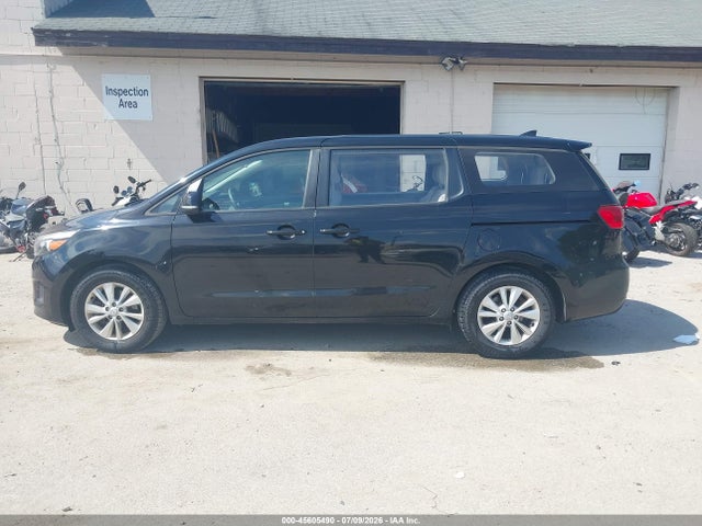 KIA Sedona L 2018 KNDMA5C14J6378028 Image 17