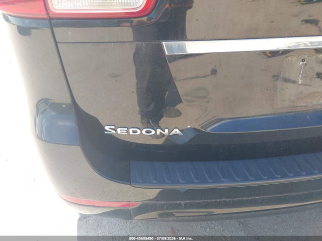 KIA Sedona L 2018 KNDMA5C14J6378028 Image 6