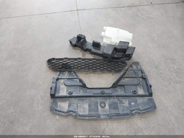 2015 Nissan Rogue S მანქანა იყიდება აუქციონზე, vin: 5N1AT2MVXFC818996, აუქციონის ნომერი: 45605511